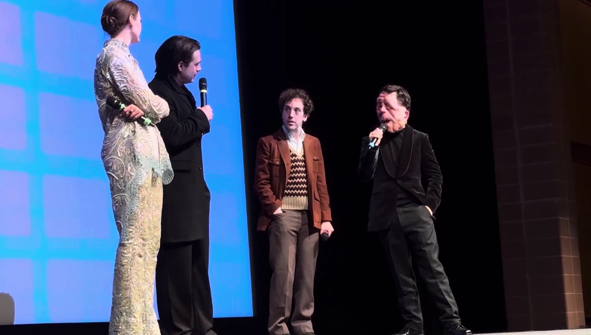 000_01_0713.jpeg 000_01_0713.jpeg