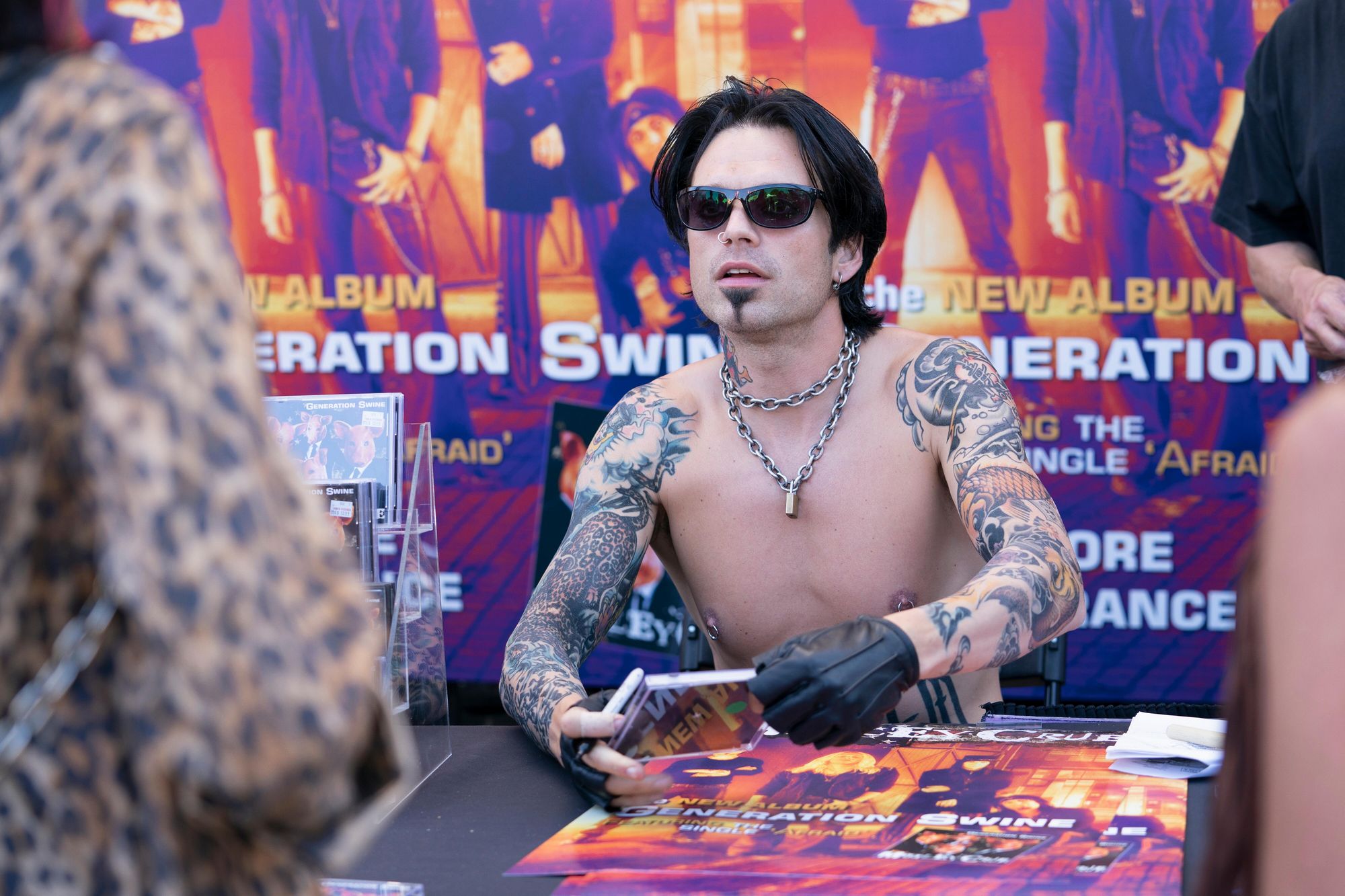 S1E08_009.jpg S1E08_009.jpg